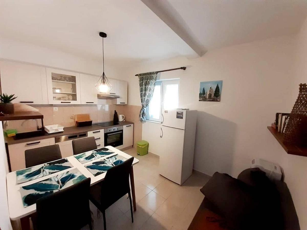 Apartment Luna Tribunj Tribalj Esterno foto